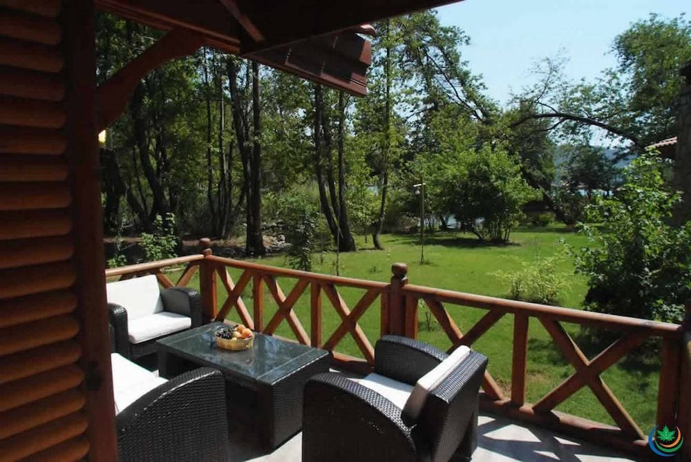 The Bay Beach Club Rezervasyon