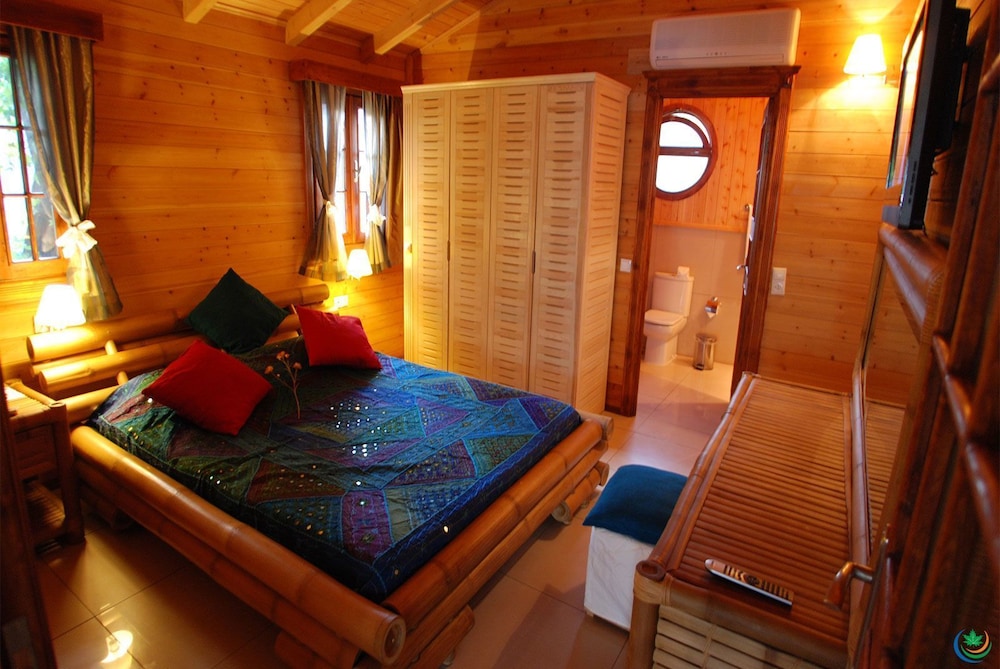 The Bay Beach Club Rezervasyon