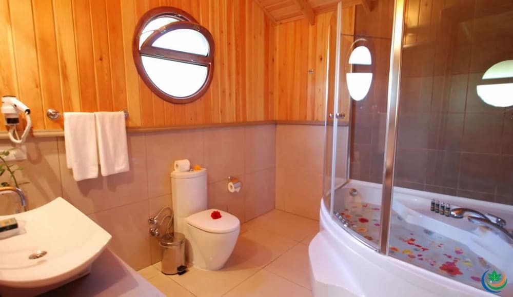 The Bay Beach Club Rezervasyon