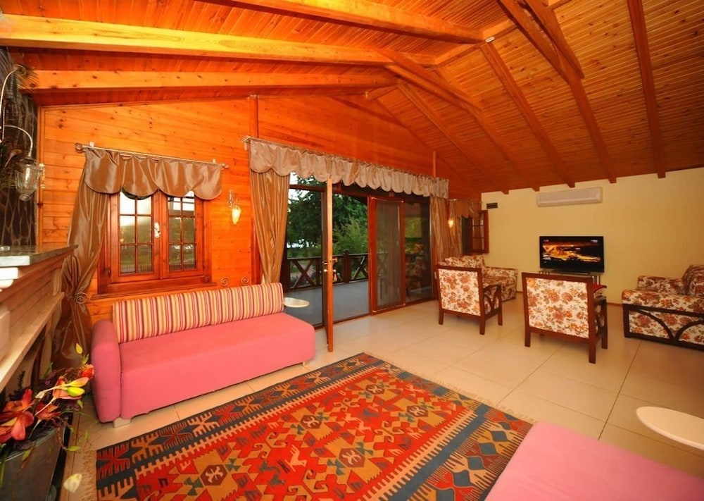 The Bay Beach Club Rezervasyon