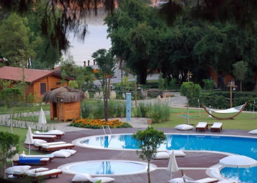 The Bay Beach Club Rezervasyon