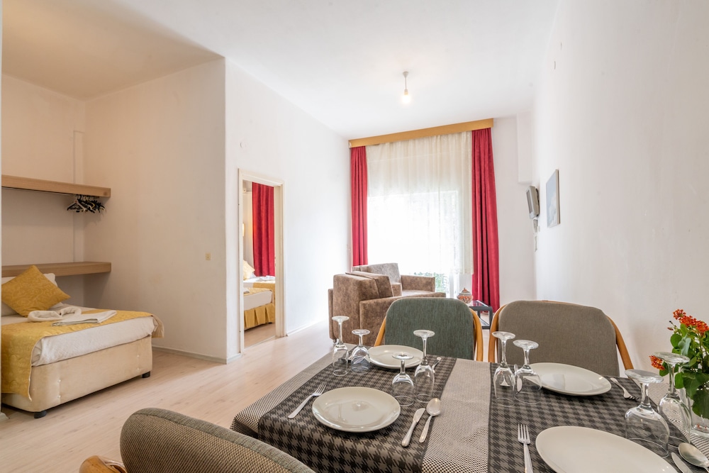 Grand Villa Sol Apartments Rezervasyon