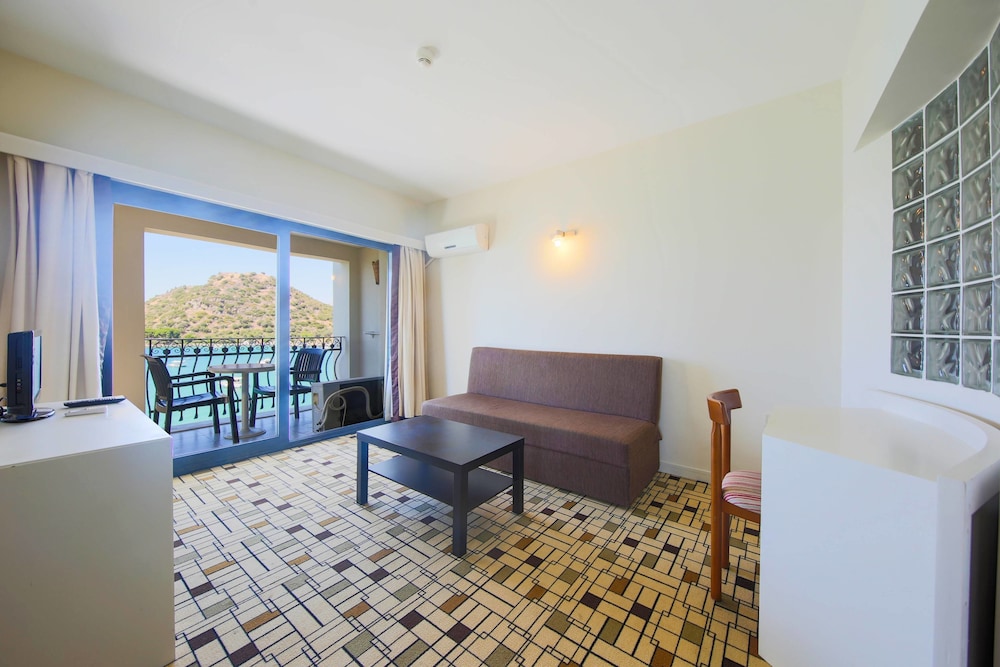 Sibyl Hotel Erythrai by Muup Rezervasyon