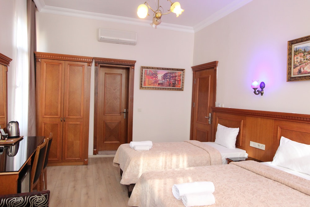 Hotel New House Rezervasyon