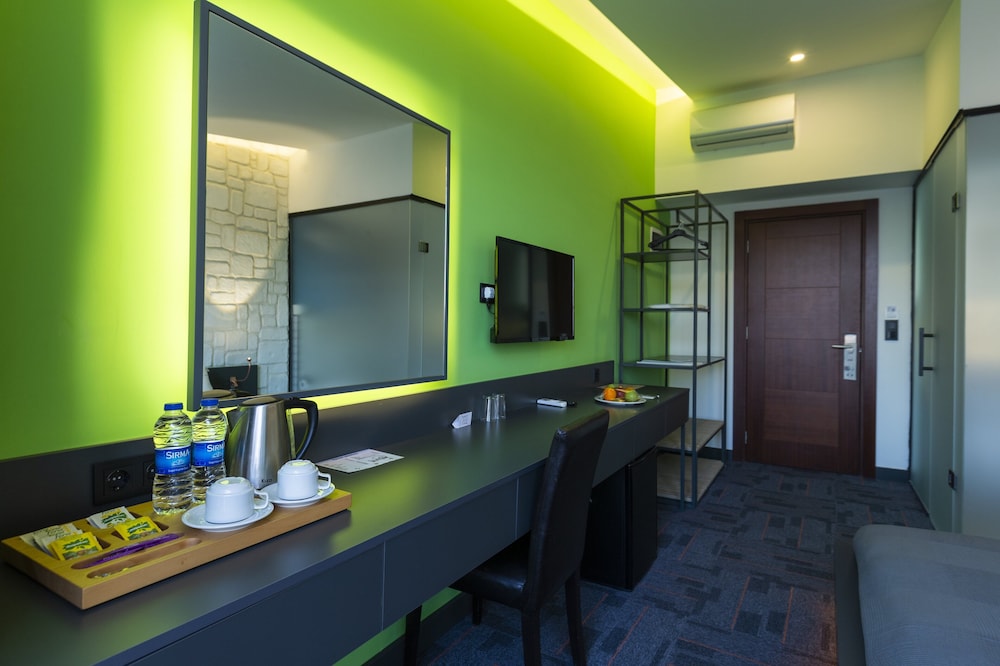 Mene City Hotel Rezervasyon