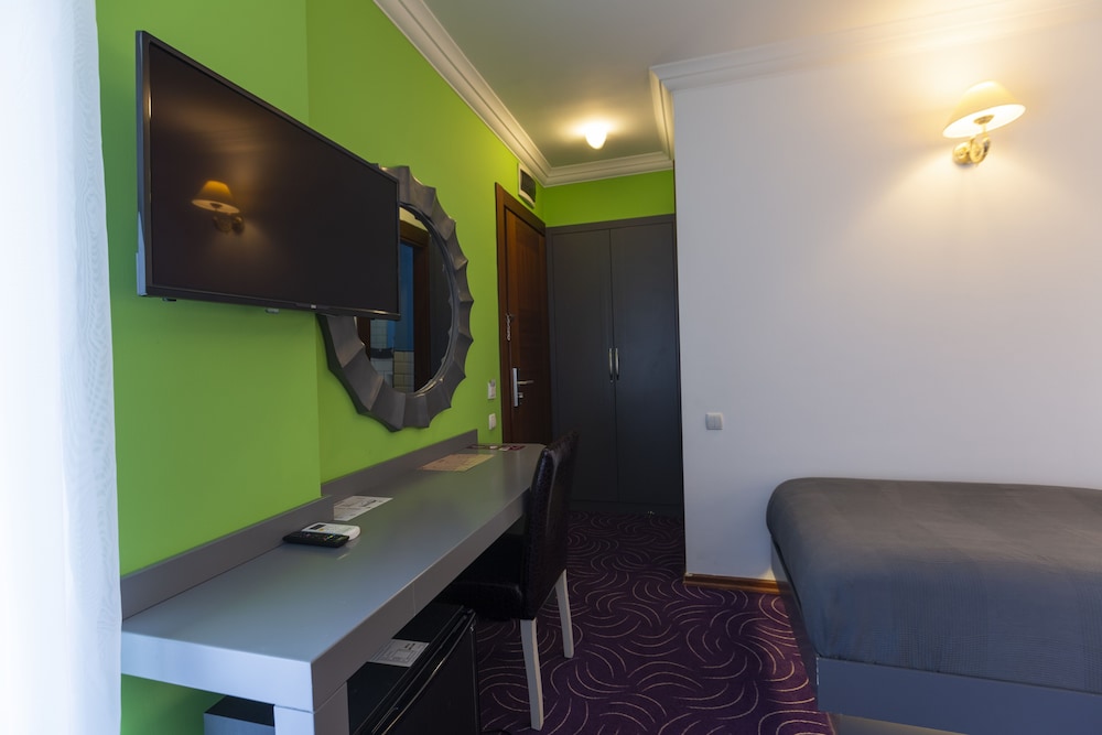 Mene City Hotel Rezervasyon