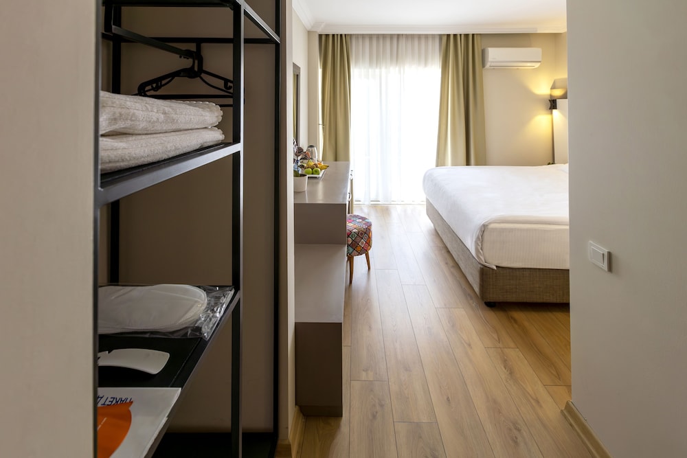 Mene City Hotel Rezervasyon