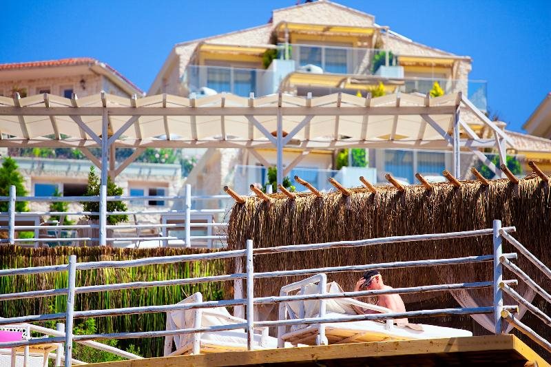 Peninsula Gardens Hotel & Beach Rezervasyon