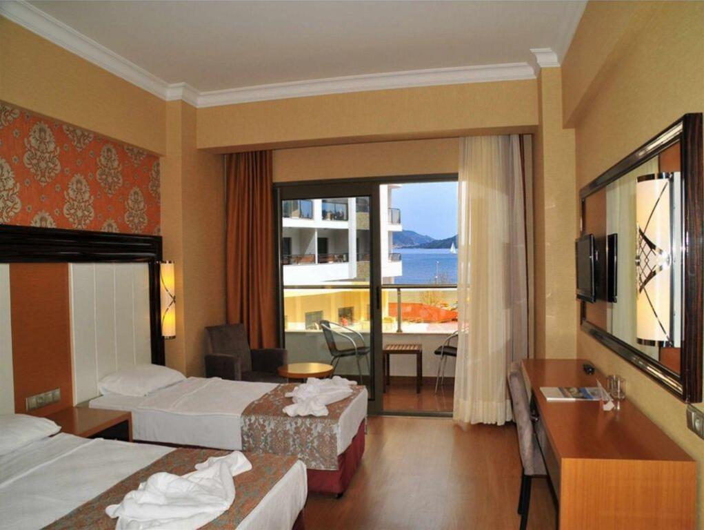 Golden Rock Beach Hotel Rezervasyon