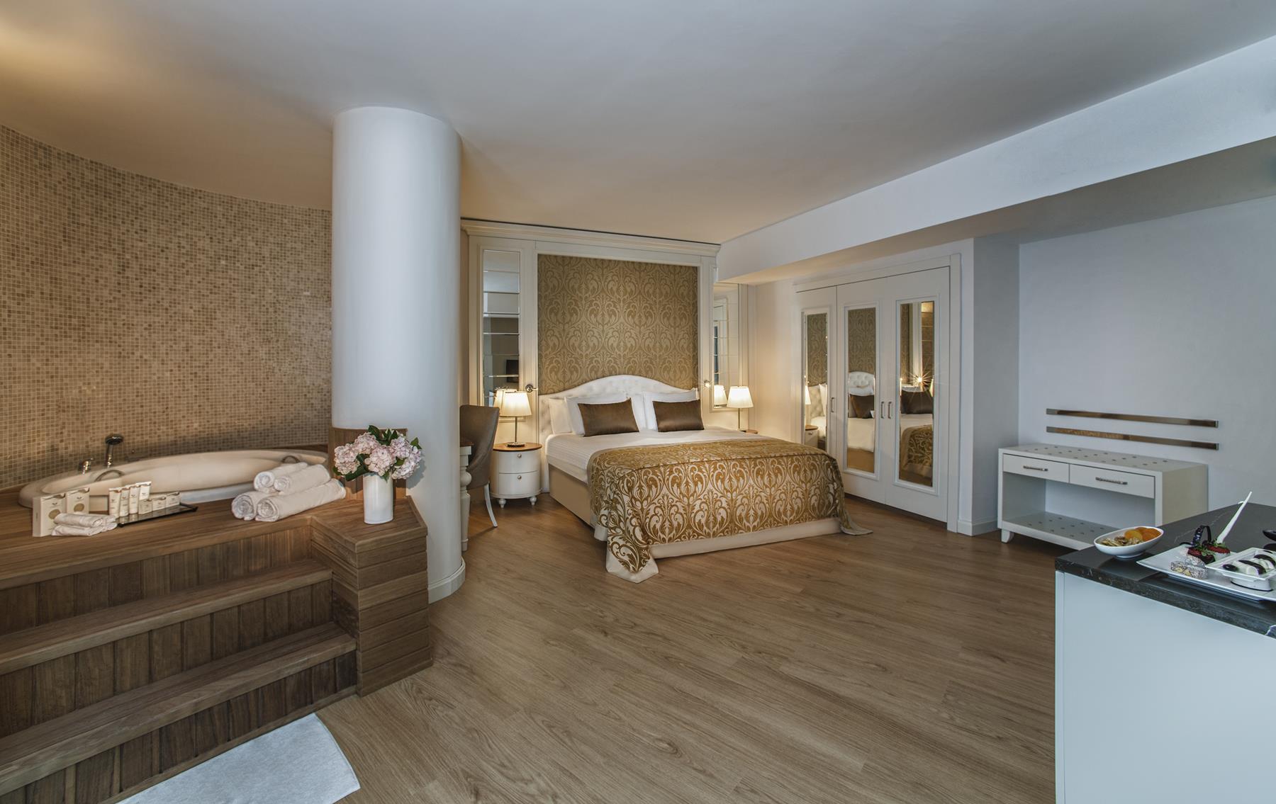 Aska Lara Resort & Spa Rezervasyon