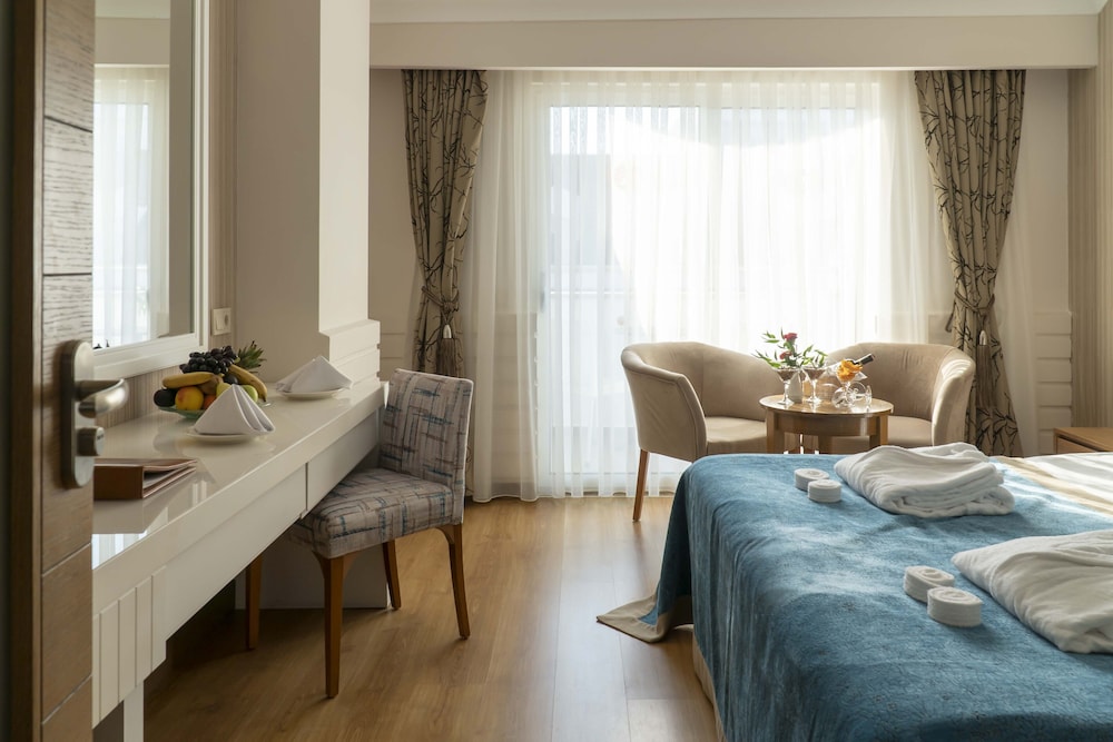 Adalya Ocean Deluxe Rezervasyon