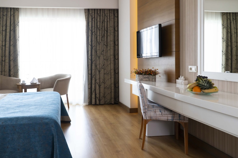 Adalya Ocean Deluxe Rezervasyon