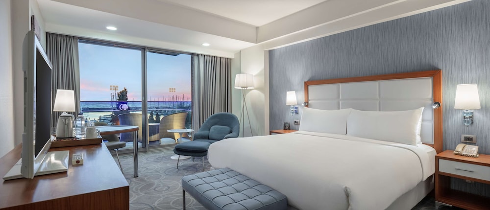 DoubleTree by Hilton Hotel Kusadasi Rezervasyon