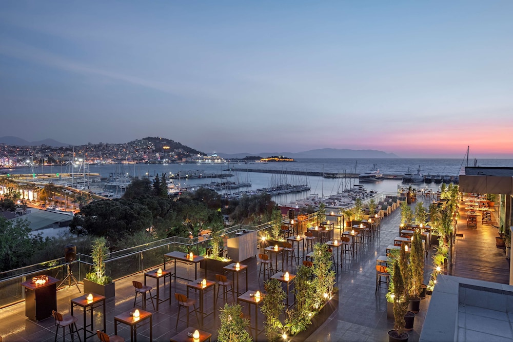 DoubleTree by Hilton Hotel Kusadasi Rezervasyon