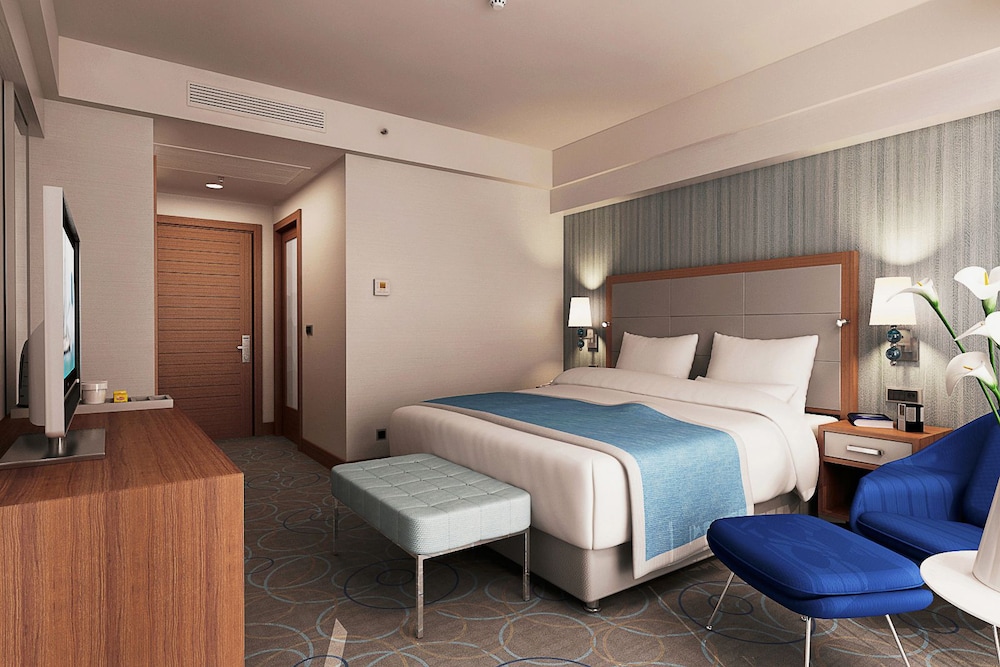 DoubleTree by Hilton Hotel Kusadasi Rezervasyon
