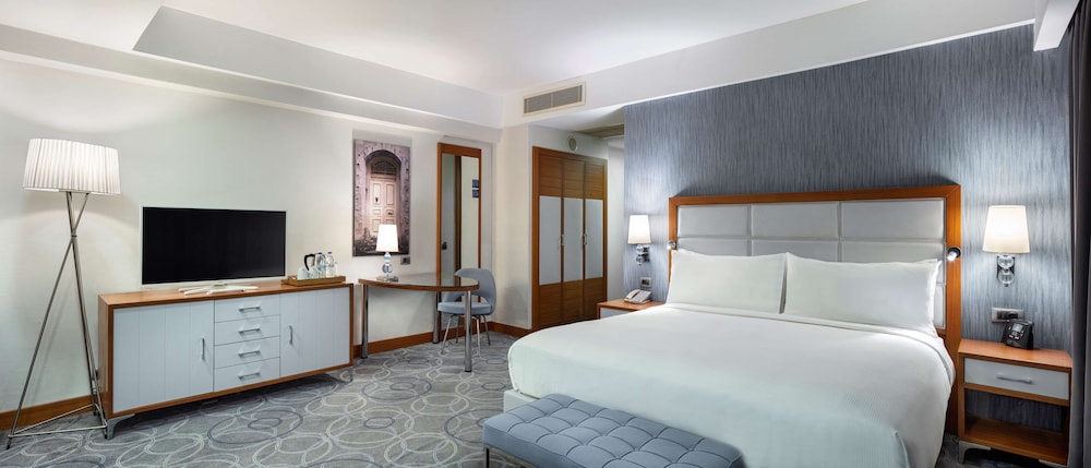 DoubleTree by Hilton Hotel Kusadasi Rezervasyon