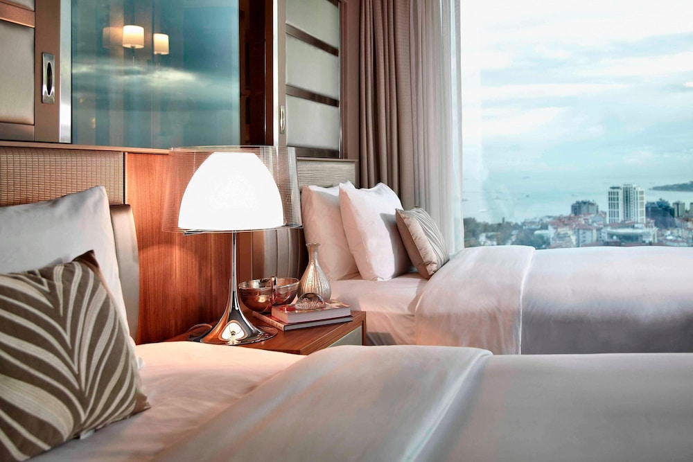 Renaissance Istanbul Polat Bosphorus Hotel Rezervasyon
