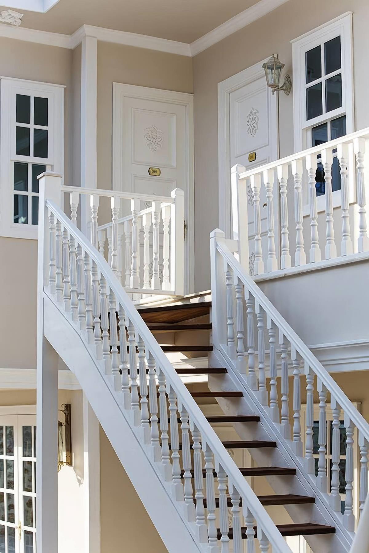 Elegance East Hotel Rezervasyon