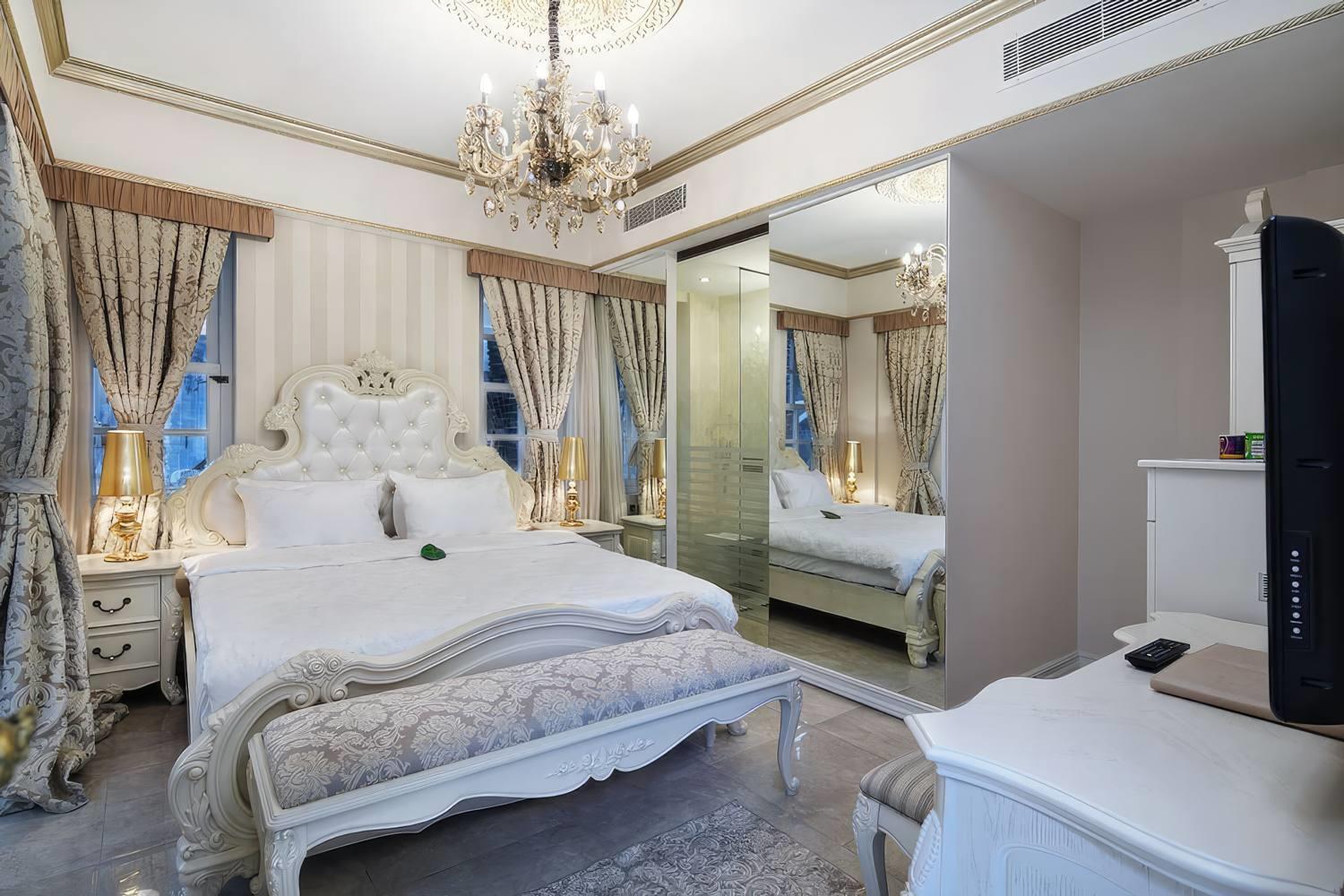 Elegance East Hotel Rezervasyon