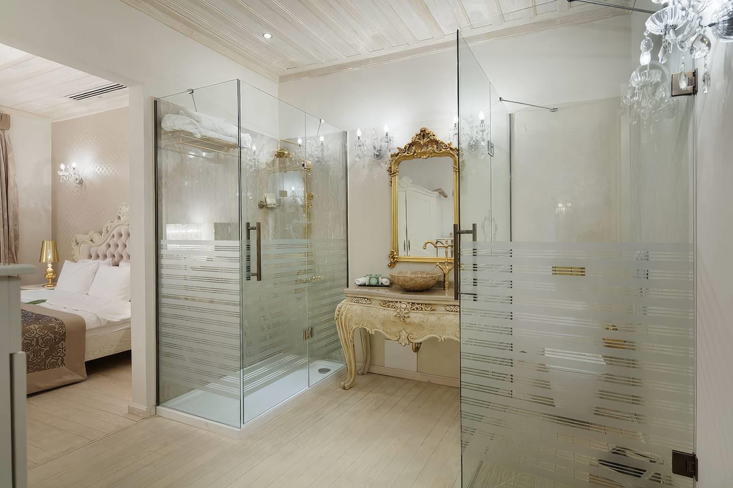 Elegance East Hotel Rezervasyon