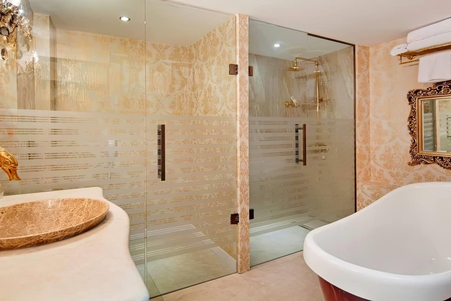 Elegance East Hotel Rezervasyon