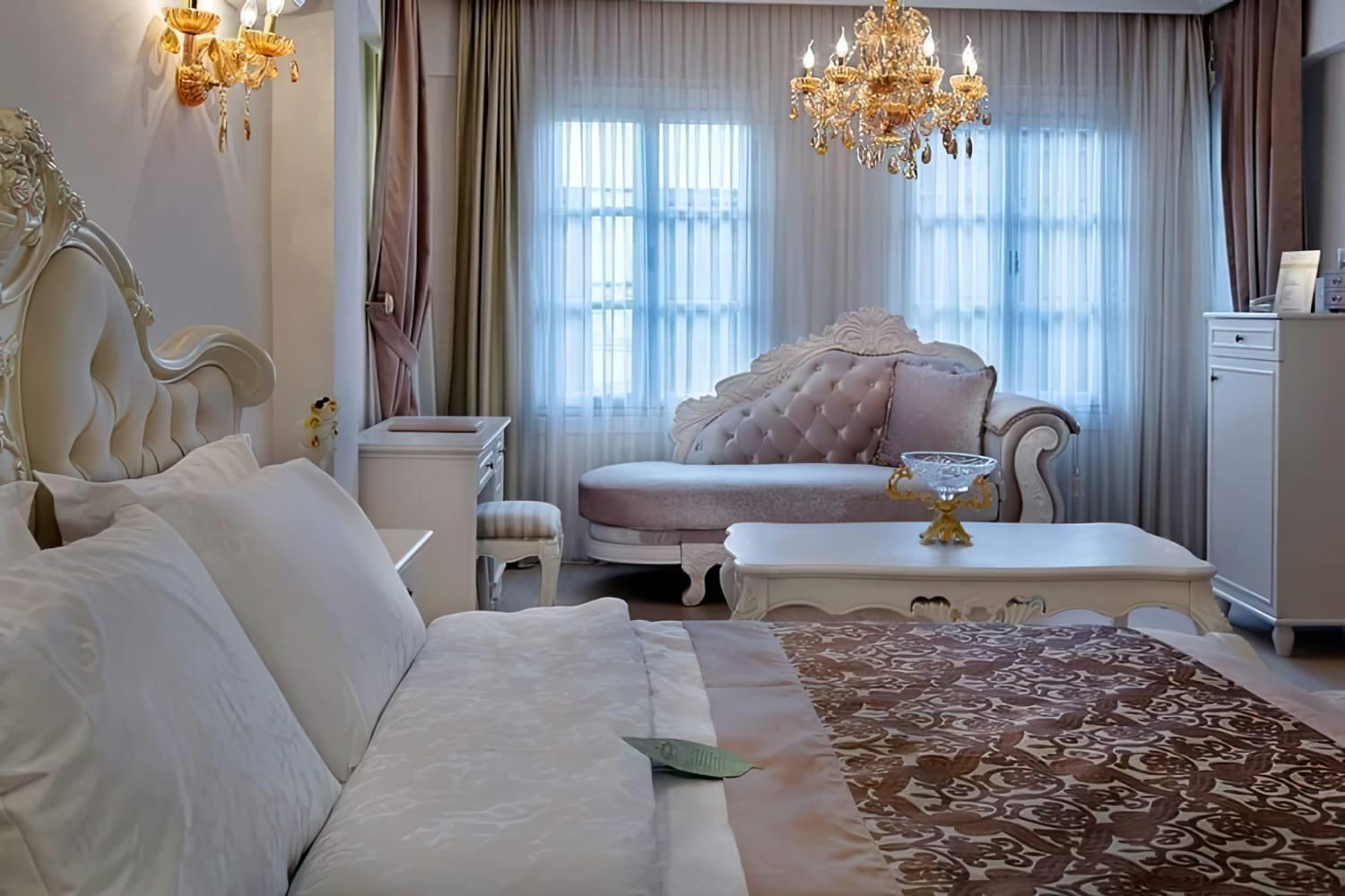 Elegance East Hotel Rezervasyon