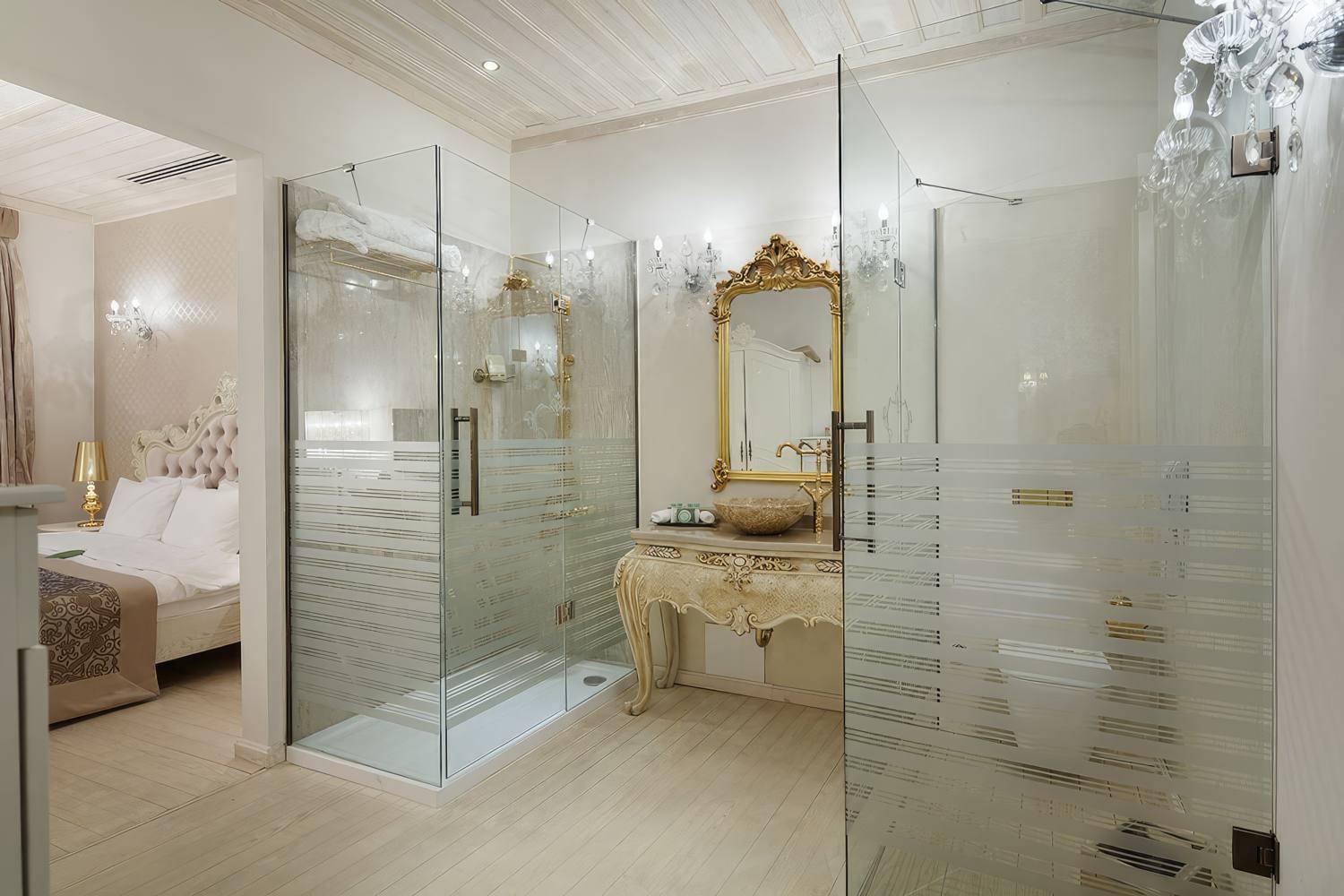 Elegance East Hotel Rezervasyon