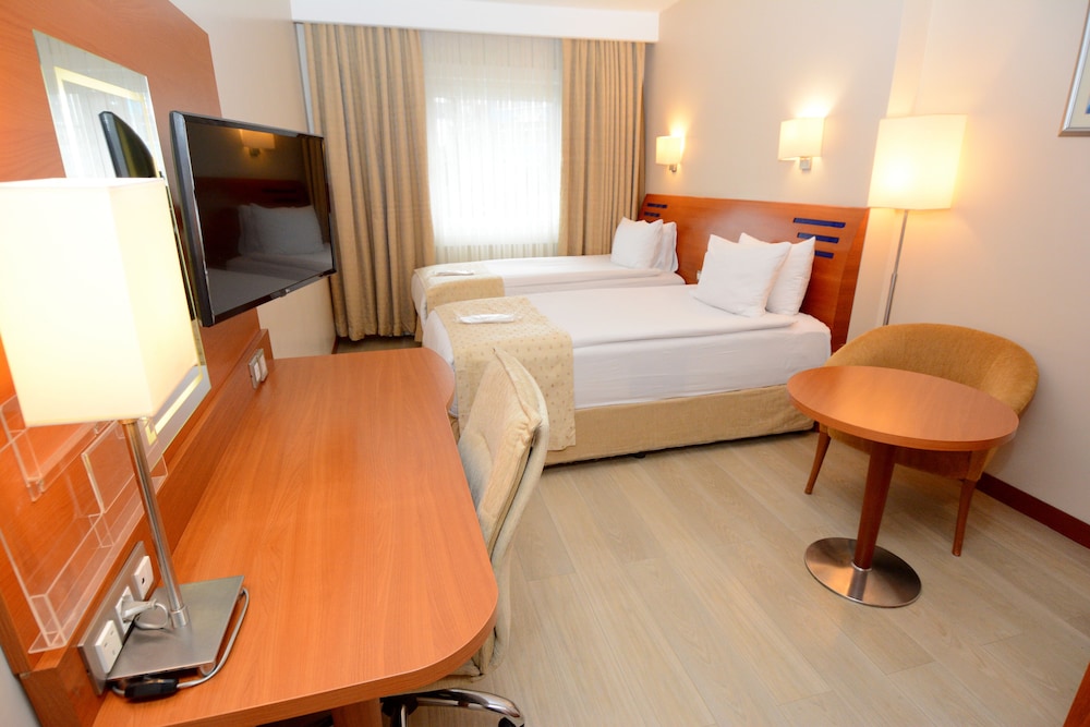 Holiday Inn Istanbul City Rezervasyon