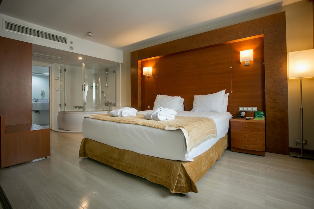 Holiday Inn Istanbul City Rezervasyon