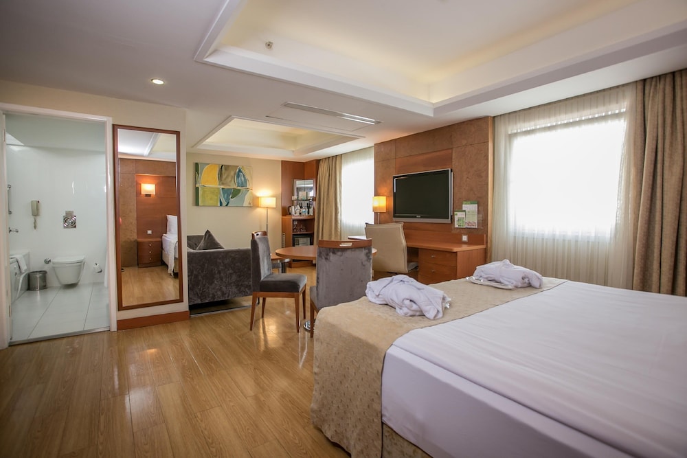 Holiday Inn Istanbul City Rezervasyon