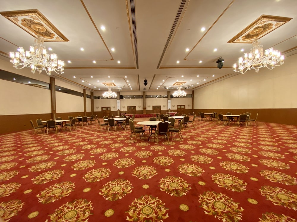 Perissia Hotel & Convention Center Rezervasyon
