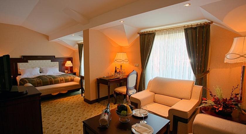 Latanya Palm Hotel Rezervasyon