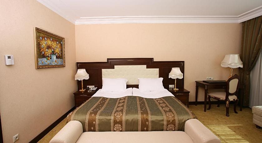 Latanya Palm Hotel Rezervasyon