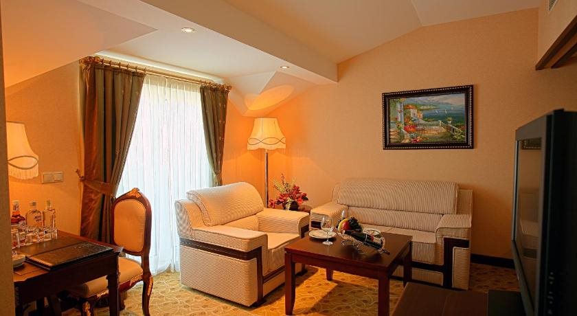 Latanya Palm Hotel Rezervasyon