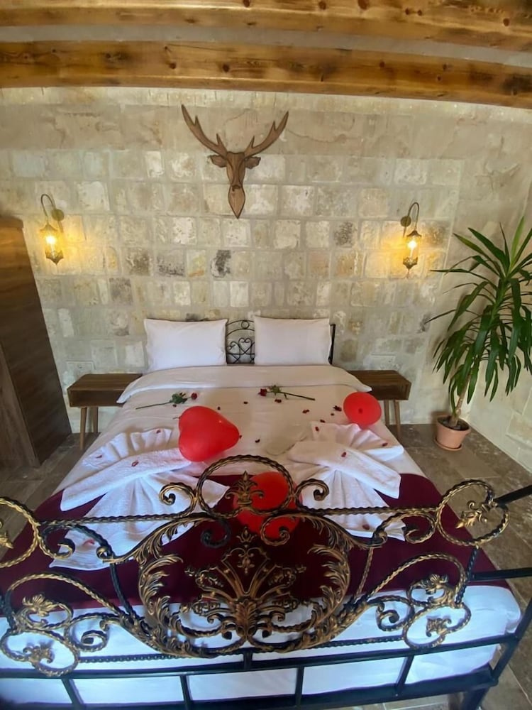 Lavinia Cappadocia Cave Rezervasyon