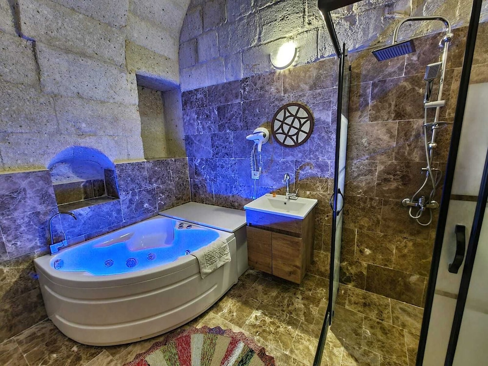 Lavinia Cappadocia Cave Rezervasyon