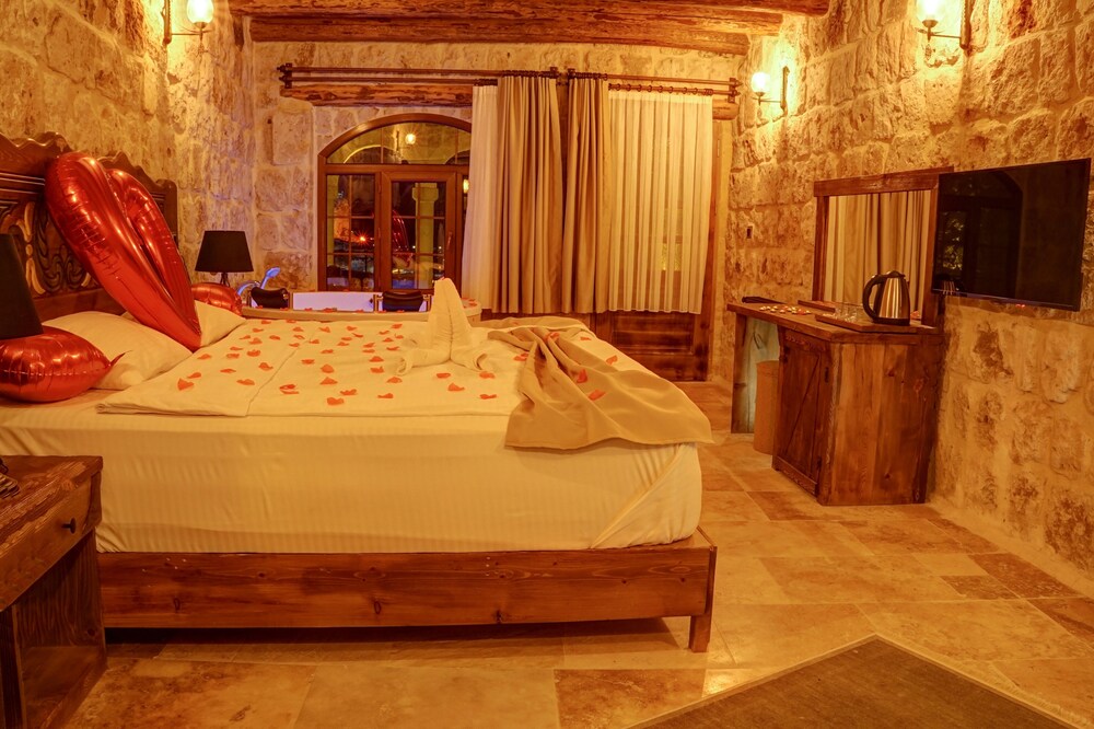 Dionysos Cave Cappadocia Hotel Rezervasyon