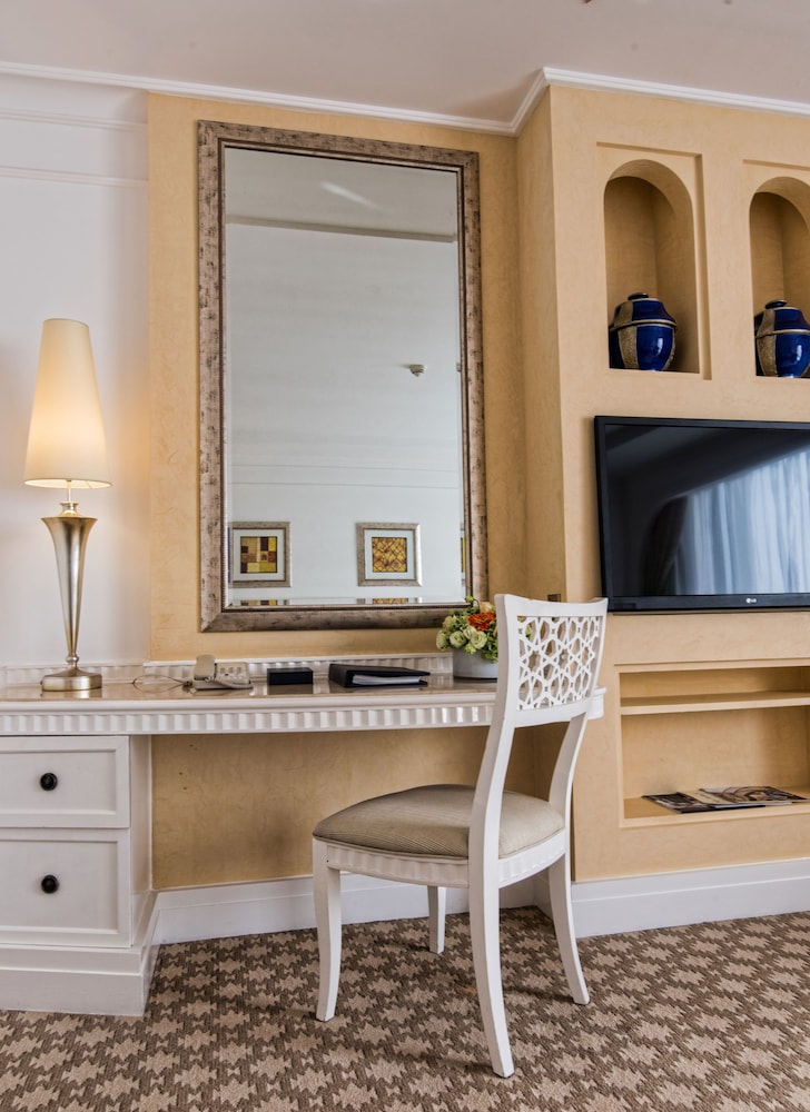 Al Habtoor Grand Resort, Autograph Collection Rezervasyon