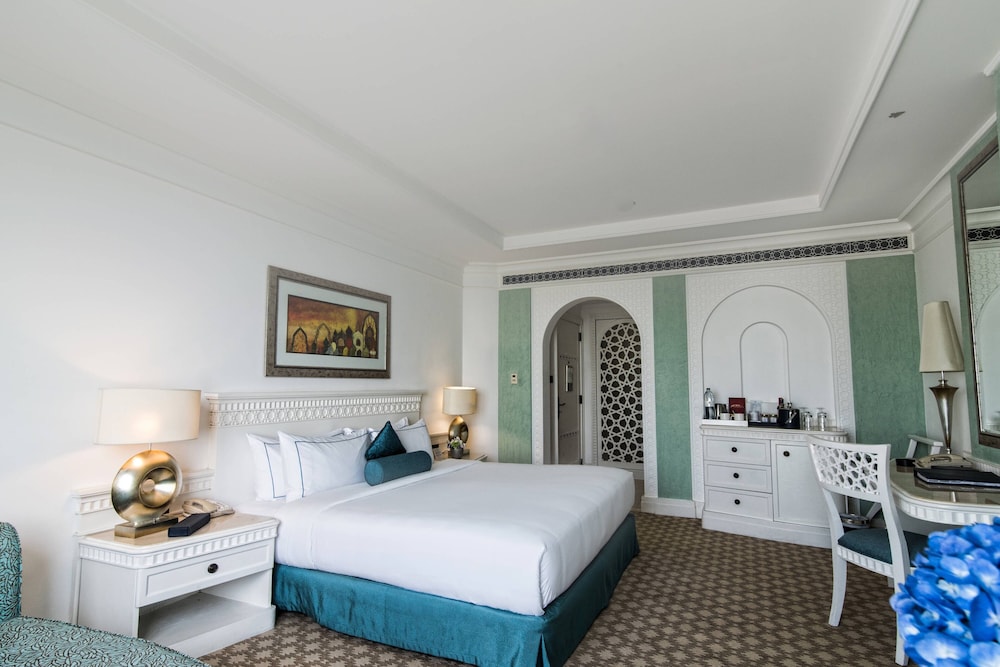 Al Habtoor Grand Resort, Autograph Collection Rezervasyon