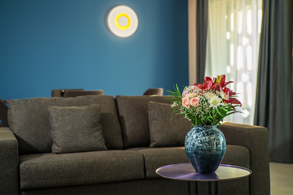 Hotel Holiday International Rezervasyon