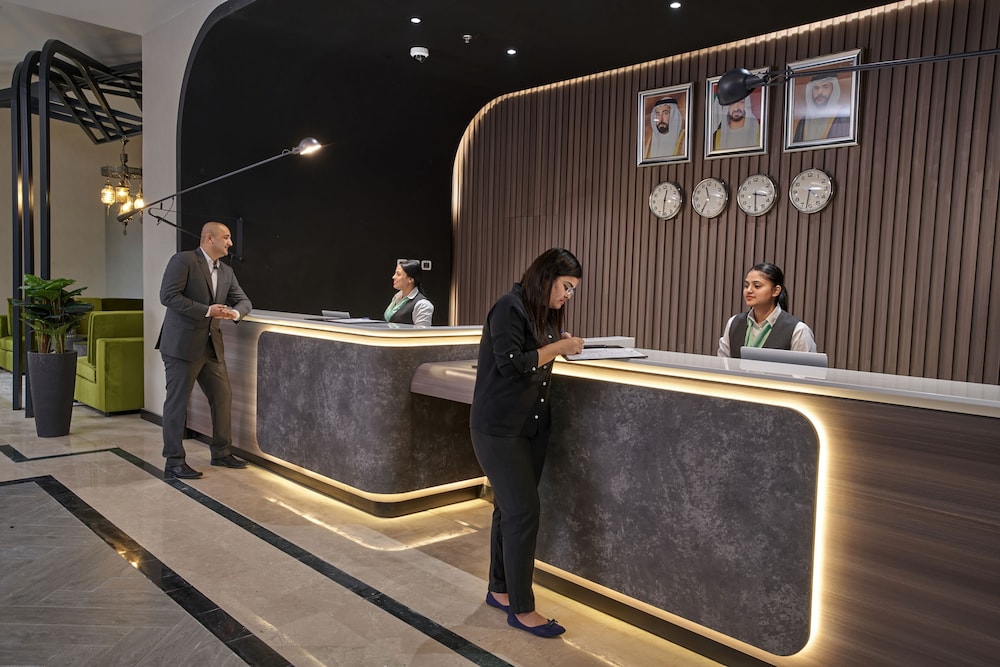 Hotel Holiday International Rezervasyon