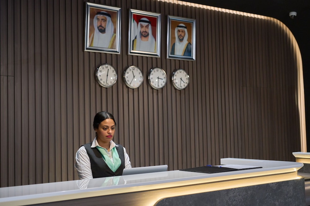 Hotel Holiday International Rezervasyon