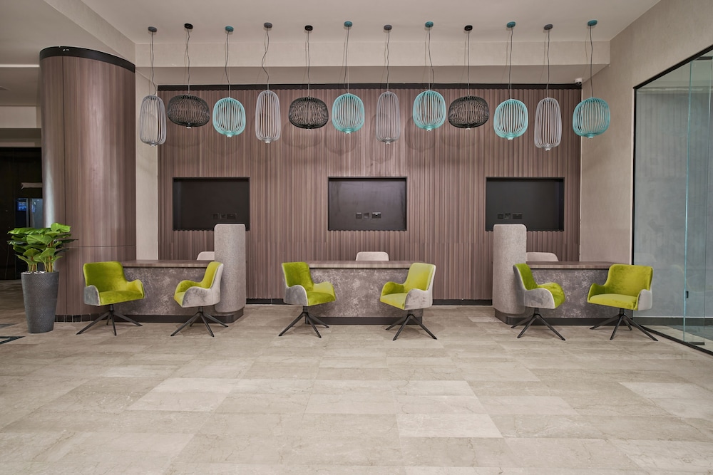 Hotel Holiday International Rezervasyon