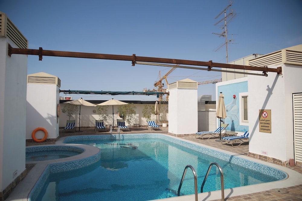 Hotel Versailles Dubai Rezervasyon