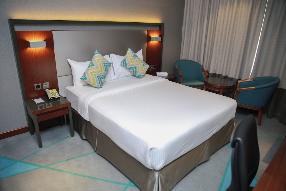 Hotel Versailles Dubai Rezervasyon