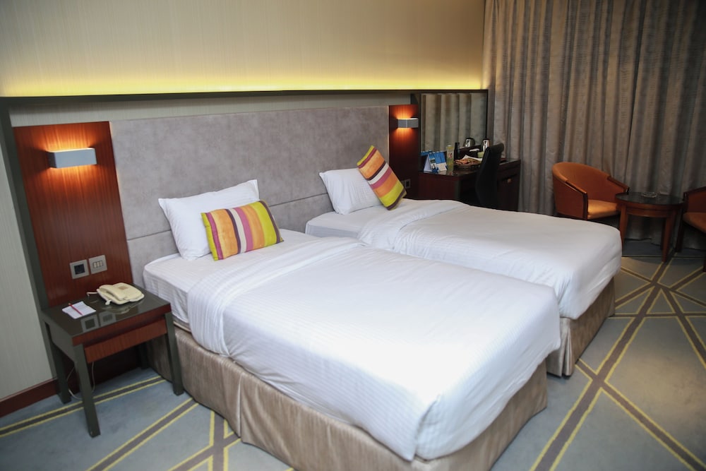 Hotel Versailles Dubai Rezervasyon