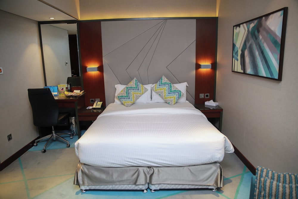 Hotel Versailles Dubai Rezervasyon