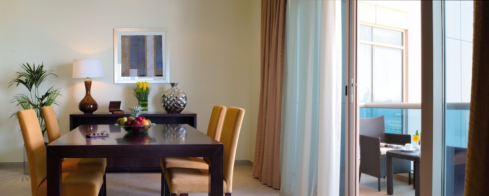 Mövenpick Hotel & Apartments Bur Dubai Rezervasyon