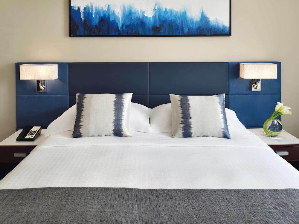 Mövenpick Hotel & Apartments Bur Dubai Rezervasyon