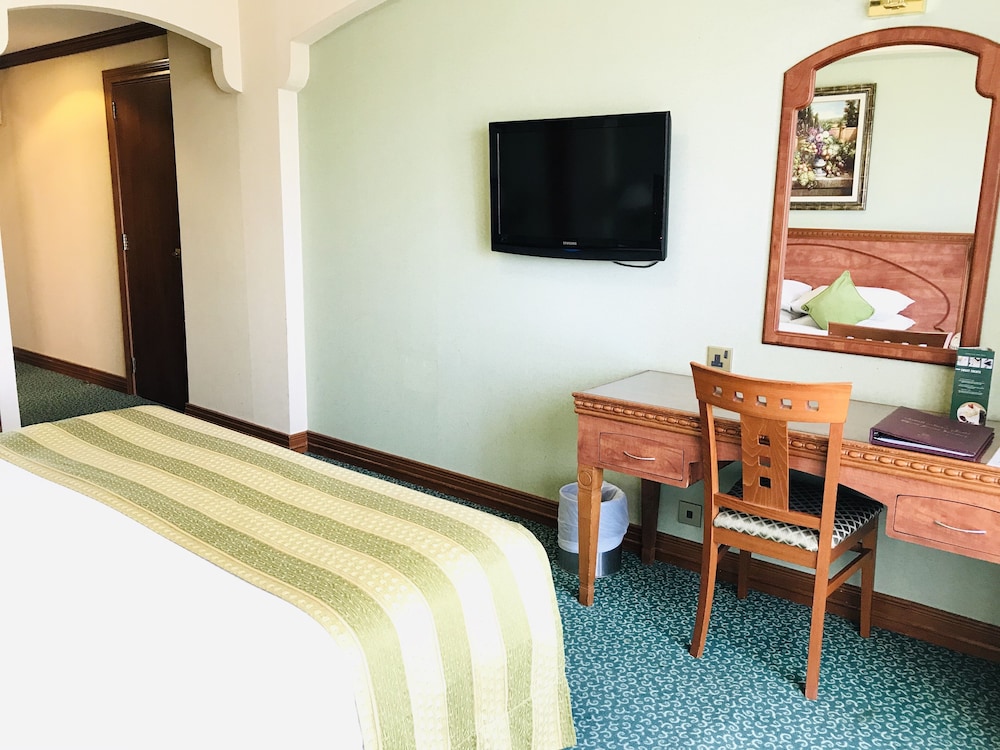 Riviera Hotel Rezervasyon